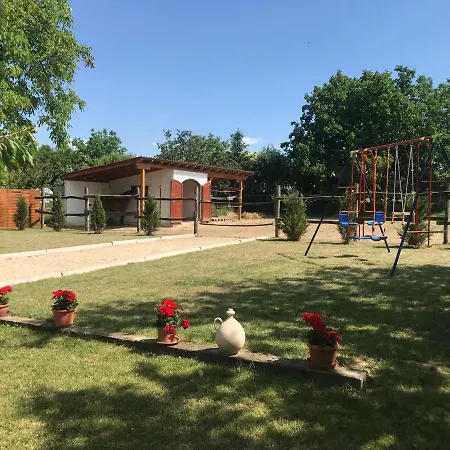 Lena Vendeghaz Гостевой дом Балатонберень